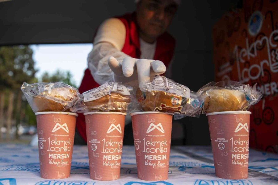 Mersin’de ’1 Ekmek 1 Çorba’ Hizmeti
