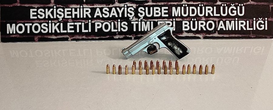 Şüpheli Şahısların Üzerinden Silah, Mermi Ve Uyuşturucu Madde Ele Geçirildi