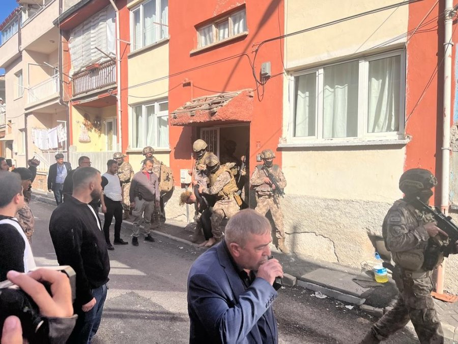 Polise Ateş Ederek Kaçan Cezaevi Firarisi Özel Harekat Operasyonuyla Yakalandı