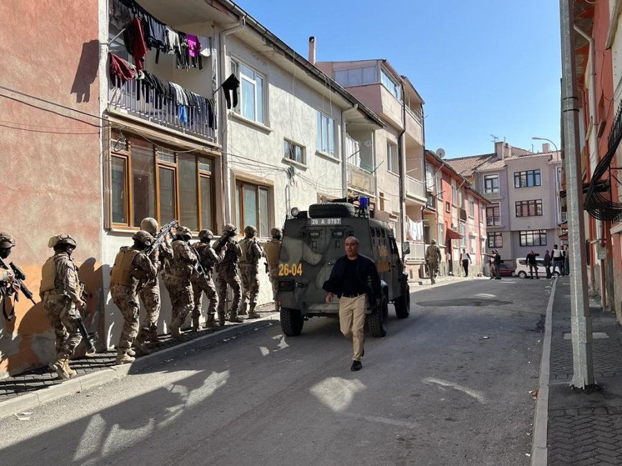 Polise Ateş Ederek Kaçan Cezaevi Firarisi Özel Harekat Operasyonuyla Yakalandı