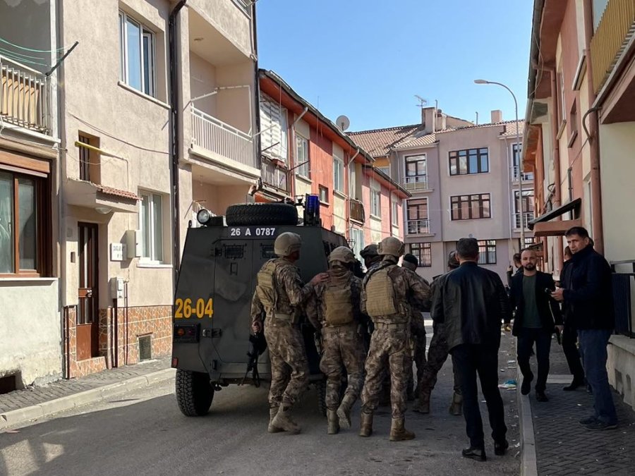 Polise Ateş Ederek Kaçan Cezaevi Firarisi Özel Harekat Operasyonuyla Yakalandı