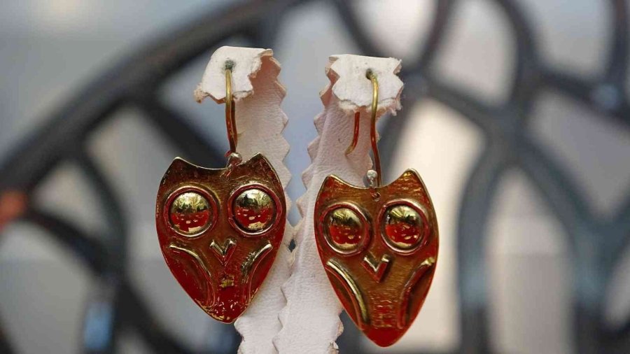 Öğrencilerden Kuyumcuları Kıskandıran Takılar