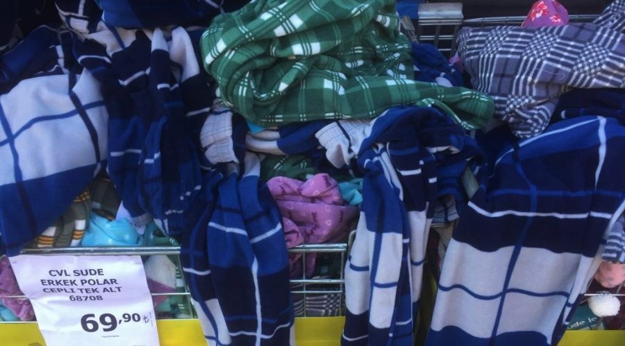 Hava Sıcaklıklarının Düşmesi İle Polar Pijamalar Raflardaki Yerlerini Aldı