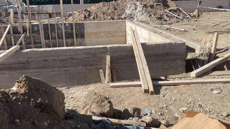 Site Şantiyesinde Havuz Kalıbı Çöktü: 1 Ölü