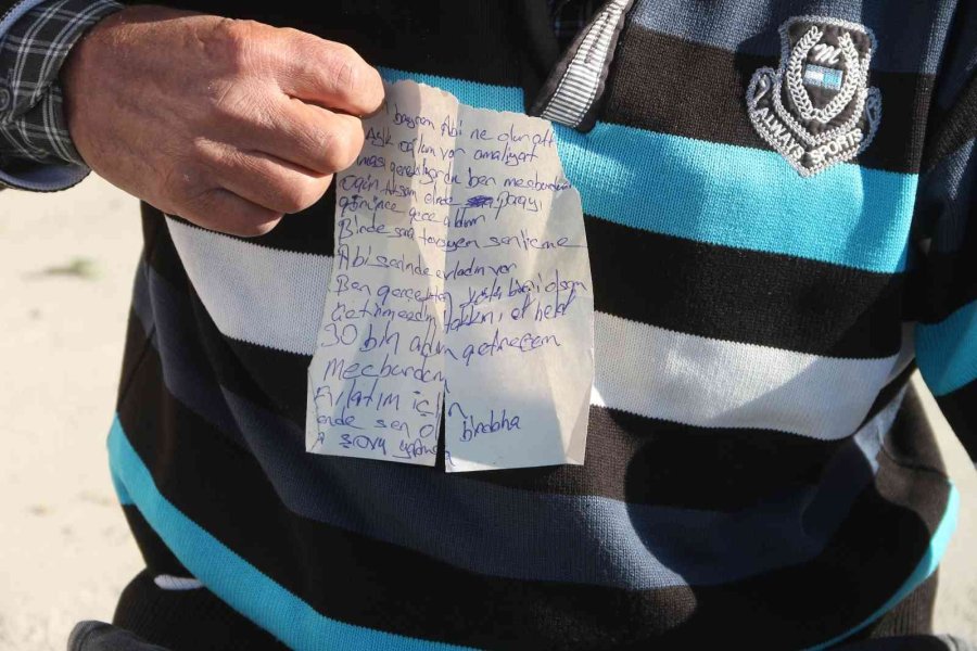 Hırsız Çaldığı Paranın 50 Bin Tl’sini Geri Getirdi, Bir De Not Bıraktı