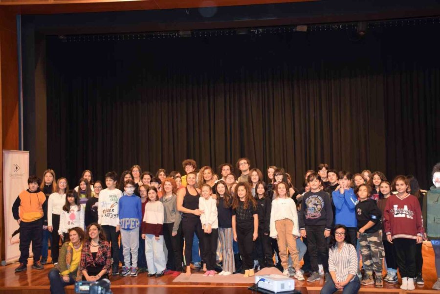 Müzik Bölümü’nden “müzisyenlerde Omurga Sağlığı Konferansı”