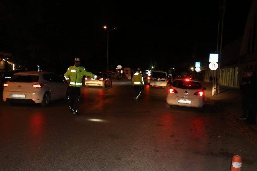 Eskişehir’de Bir Gecede 8 Bin 542 Şahıs Sorgulandı