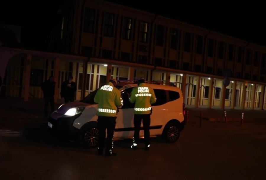 Eskişehir’de Bir Gecede 8 Bin 542 Şahıs Sorgulandı