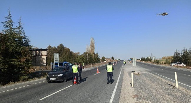 Jandarmanın Helikopterle Trafik Denetimleri