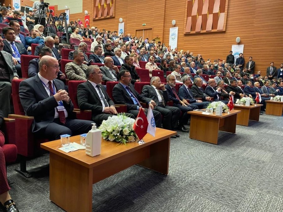 Bakan Yardımcısı Yılmaz: "çocuklarımız Sosyal Medya Ve İnternetten Dolayı Evlerinde Büyük Bir Tehdit Altındalar"