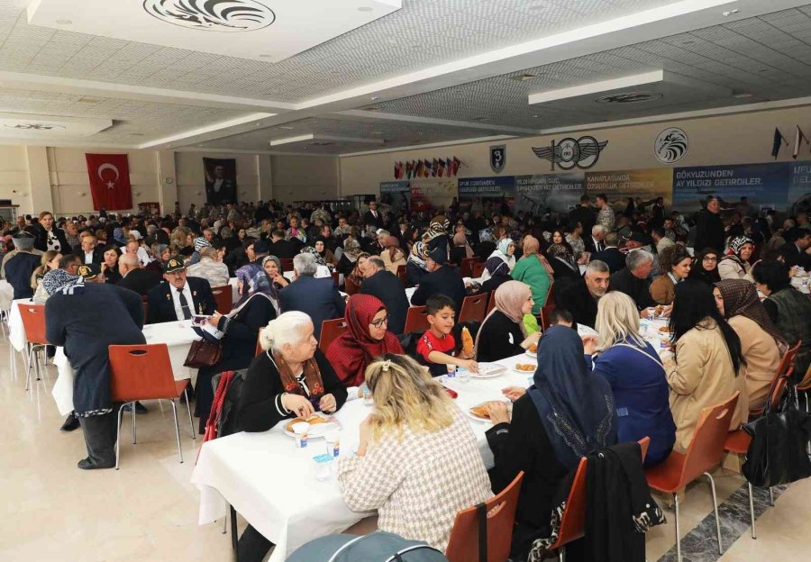 Vali Özkan Şehit Ve Gazi Aileleri İle Bir Araya Geldi