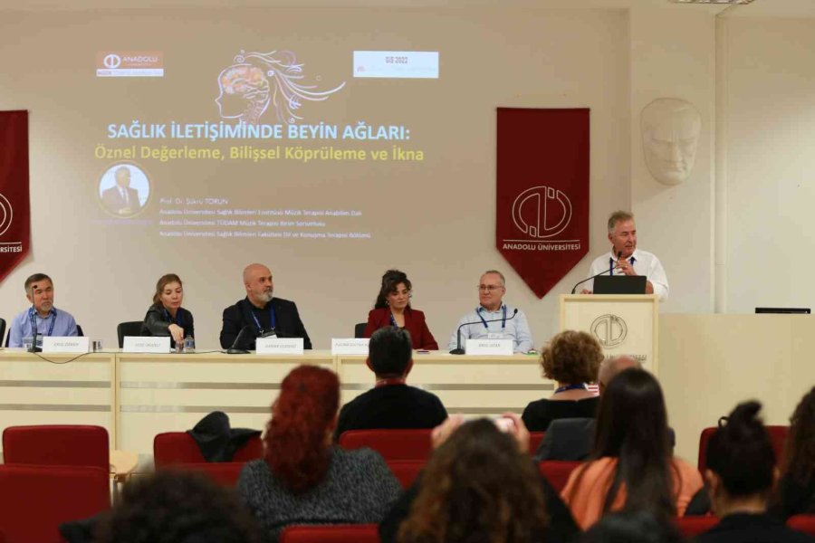 Sağlık İletişimi Uzmanları Anadolu Üniversitesinde Bir Araya Geldi