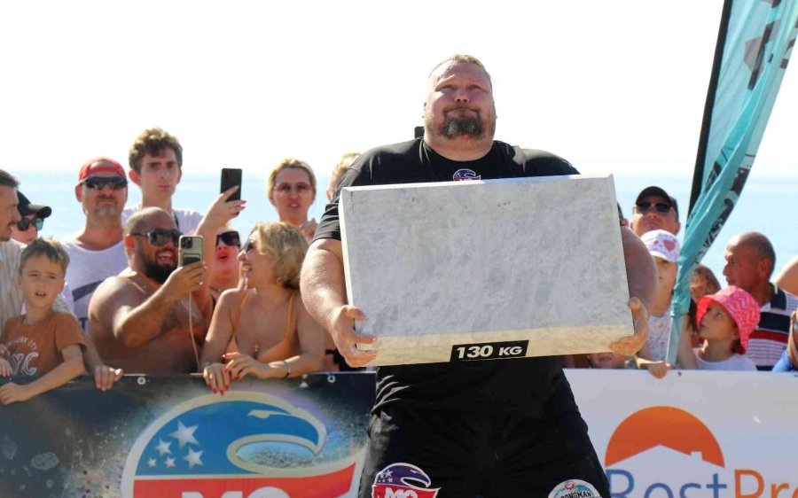 Dünyanın En Güçlü Adamlarının 130 Kiloluk Mermer Blok Kaldırma Yarışı Nefes Kesti