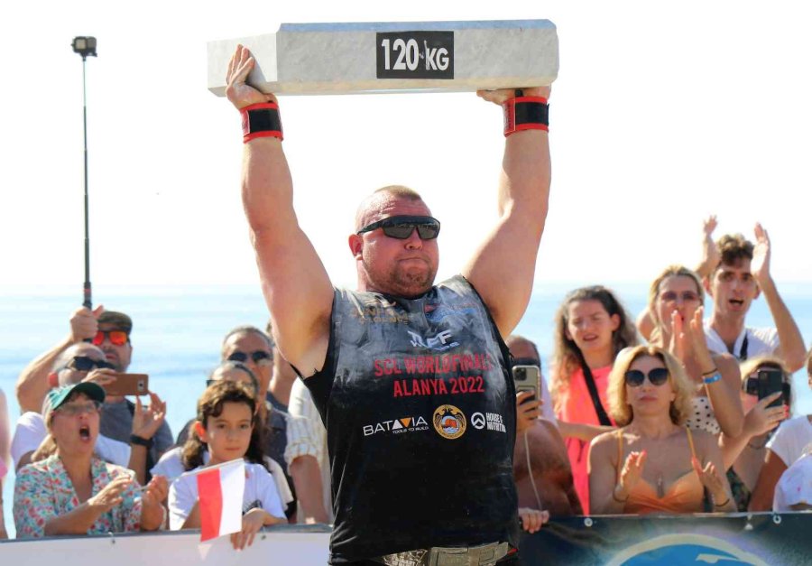 Dünyanın En Güçlü Adamlarının 130 Kiloluk Mermer Blok Kaldırma Yarışı Nefes Kesti