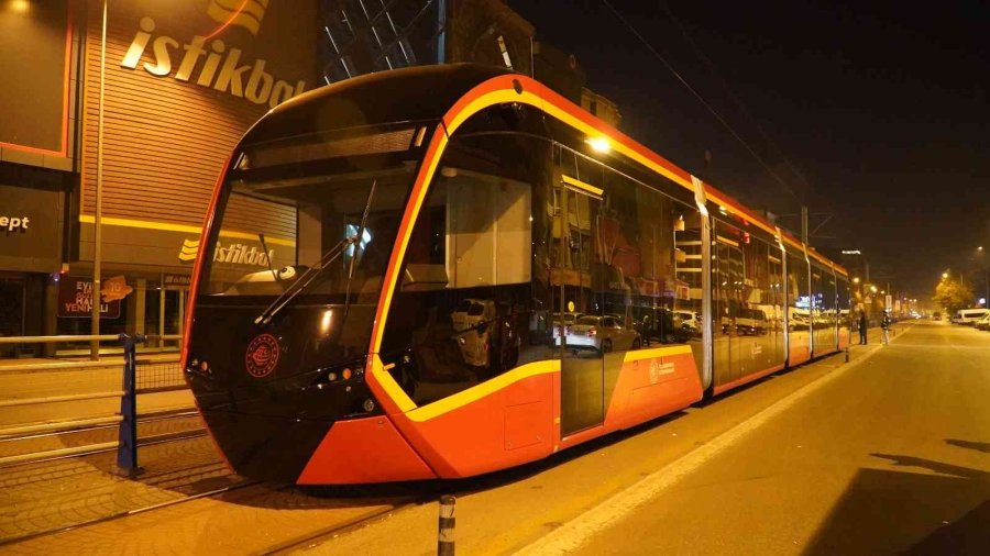 Yerli Ve Milli Tramvay Aracı Kayseri Yollarında