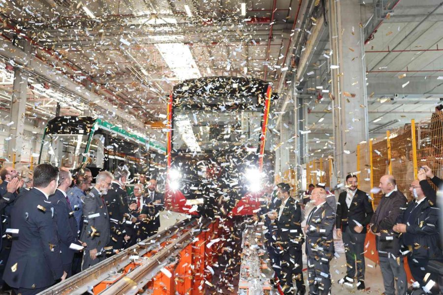 Yerli Ve Milli Tramvay Aracı Kayseri Yollarında