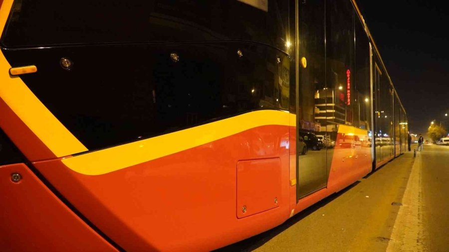 Yerli Ve Milli Tramvay Aracı Kayseri Yollarında
