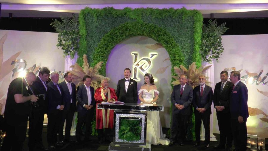 Gülsoy Ve Bulut Ailelerinin Mutlu Günü