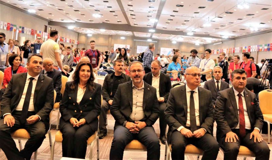 46 Ülkeden Binin Üzerinde Sporcunun Katılımı İle 2022 Avrupa Yaş Grupları Satranç Şampiyonası Başladı