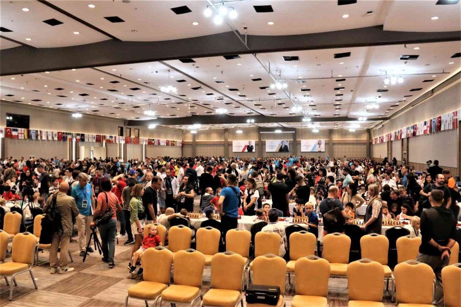 46 Ülkeden Binin Üzerinde Sporcunun Katılımı İle 2022 Avrupa Yaş Grupları Satranç Şampiyonası Başladı