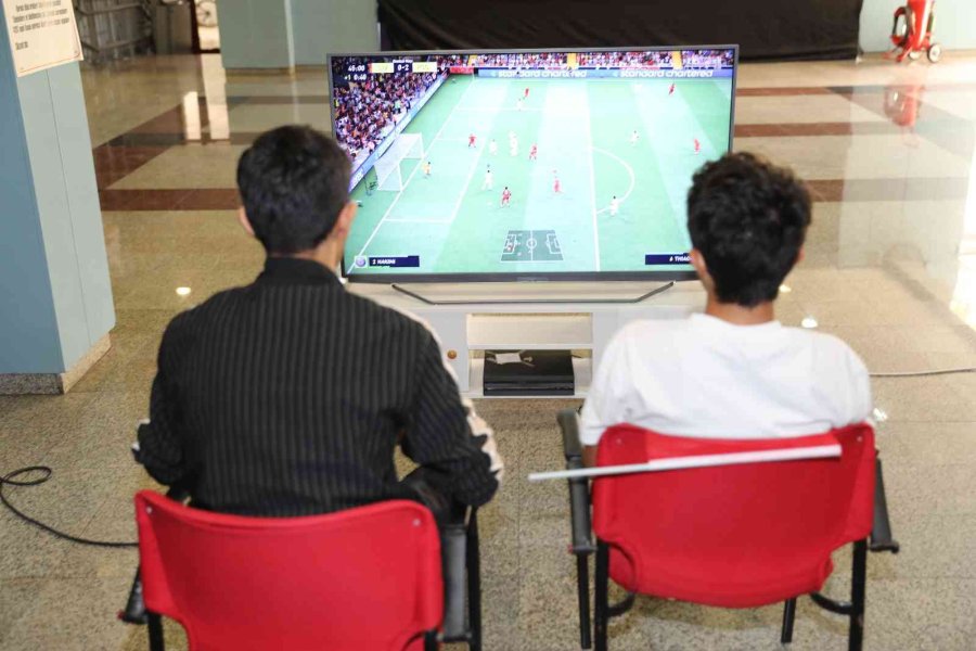 Gençler Cumhuriyet İçin Oynadı