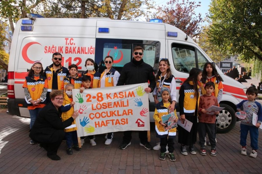 Ambulans Sirenleri Lösemili Çocuklar İçin Çaldı