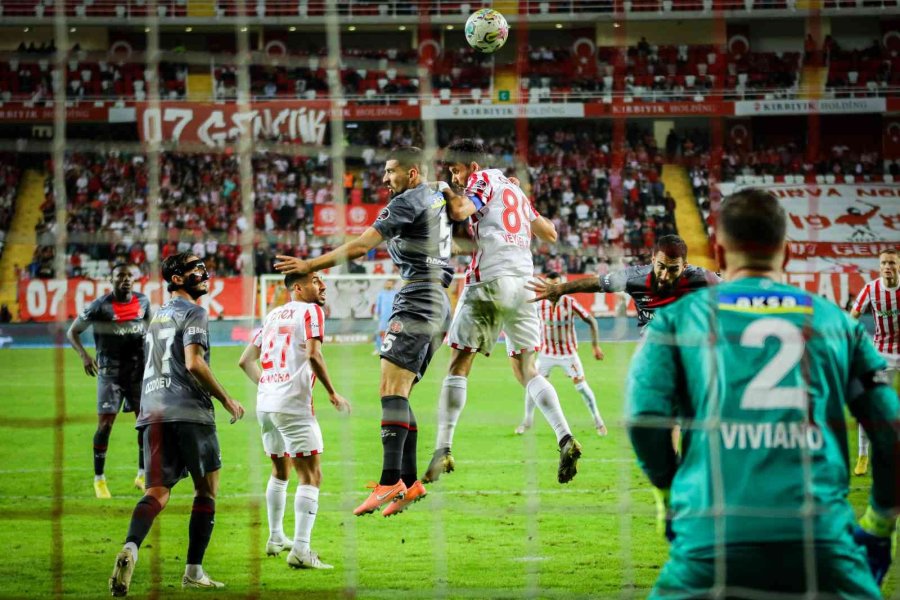 Spor Toto Süper Lig: Antalyaspor: 4 - Fatih Karagümrük: 2 (maç Sonucu)