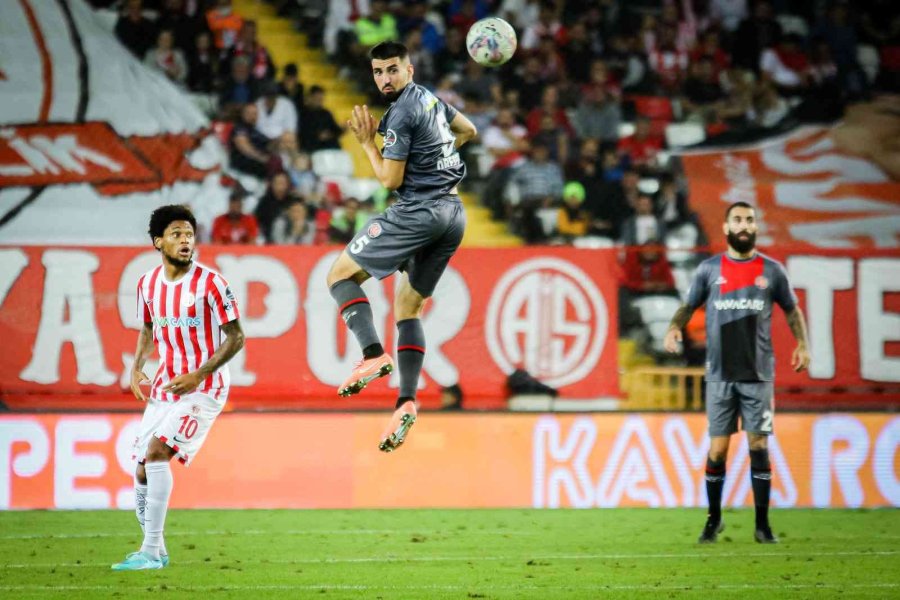 Spor Toto Süper Lig: Antalyaspor: 4 - Fatih Karagümrük: 2 (maç Sonucu)