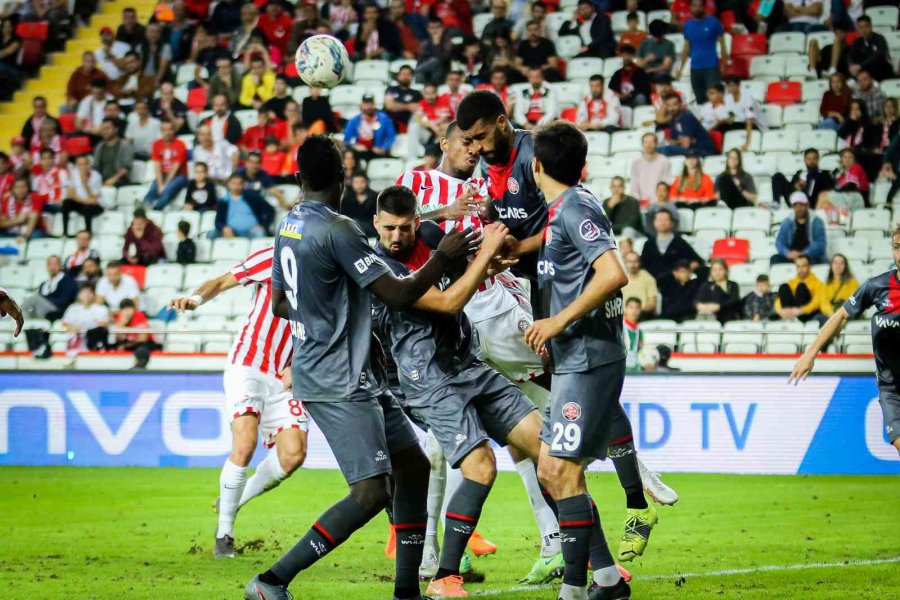 Spor Toto Süper Lig: Antalyaspor: 4 - Fatih Karagümrük: 2 (maç Sonucu)