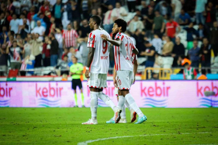 Spor Toto Süper Lig: Antalyaspor: 4 - Fatih Karagümrük: 2 (maç Sonucu)