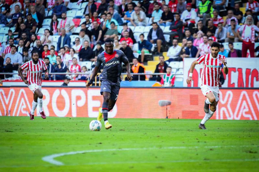 Spor Toto Süper Lig: Antalyaspor: 3 - Fatih Karagümrük: 2 (ilk Yarı)