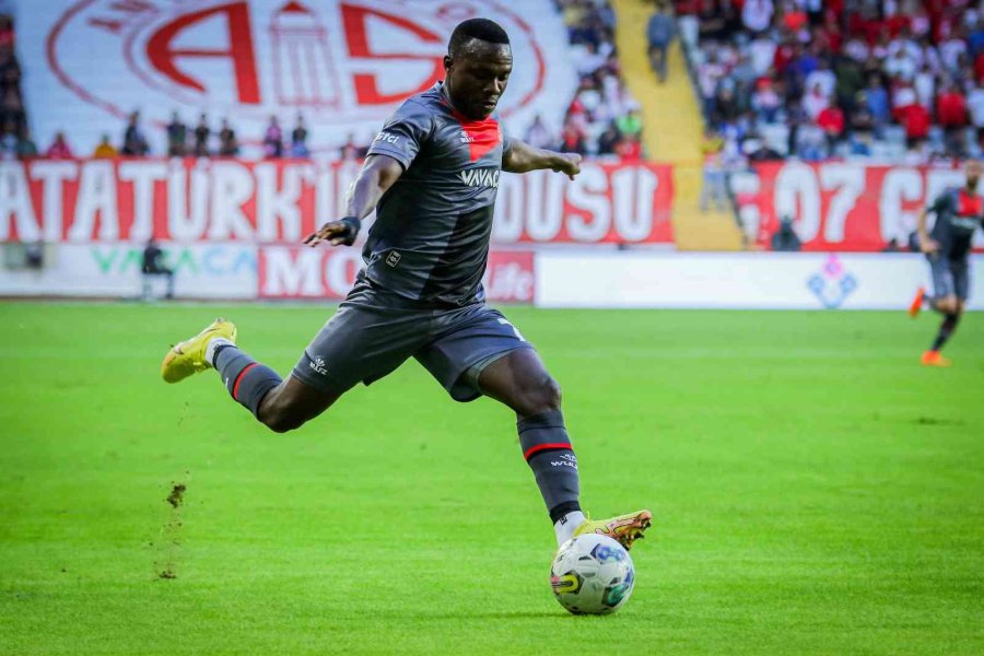 Spor Toto Süper Lig: Antalyaspor: 3 - Fatih Karagümrük: 2 (ilk Yarı)