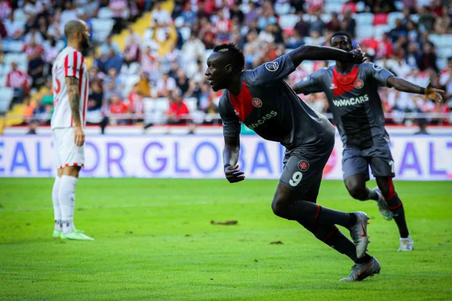 Spor Toto Süper Lig: Antalyaspor: 3 - Fatih Karagümrük: 2 (ilk Yarı)