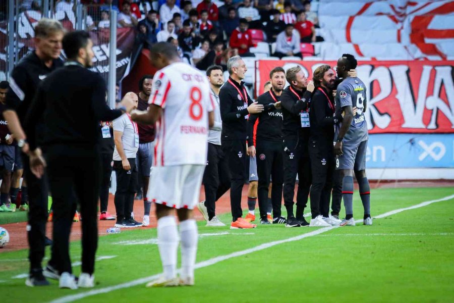 Spor Toto Süper Lig: Antalyaspor: 3 - Fatih Karagümrük: 2 (ilk Yarı)