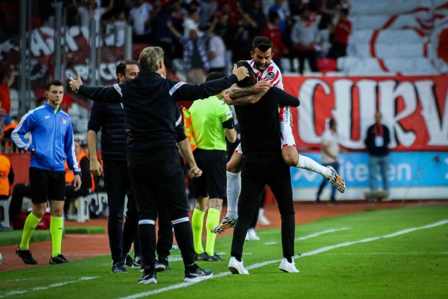 Spor Toto Süper Lig: Antalyaspor: 3 - Fatih Karagümrük: 2 (ilk Yarı)