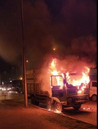 Geri Dönüşüm İşçisinin Ekmek Teknesi Alev Alev Yandı