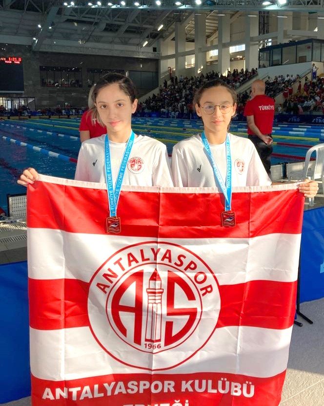Antalyaspor Yüzme Takımı’ndan 2 Sporcu Türkiye Şampiyonası’nda Yarışacak