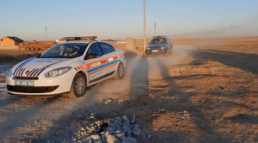 Aksaray’daki Kaçak Yağ Deposuna Jandarmadan Baskını
