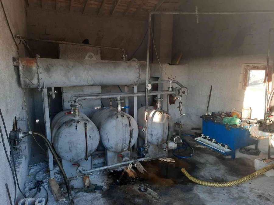 Aksaray’daki Kaçak Yağ Deposuna Jandarmadan Baskını