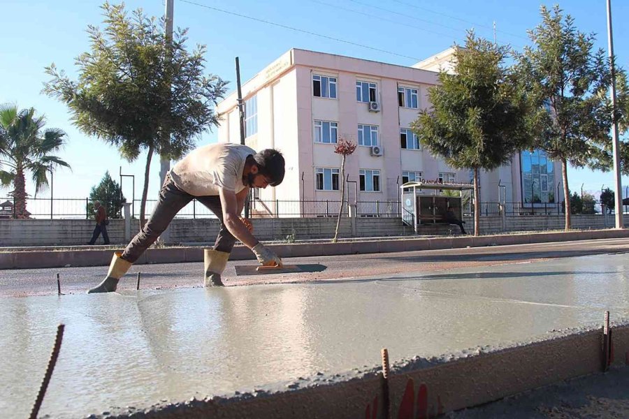 Döşemealtı’na Renkli Baskı Beton Kaldırım