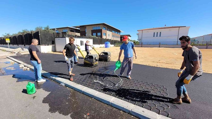 Döşemealtı’na Renkli Baskı Beton Kaldırım