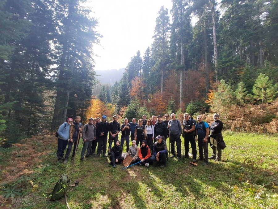 Doğa Tutkunları Eşsiz Manzara Eşliğinde 20 Kilometre Yürüdü