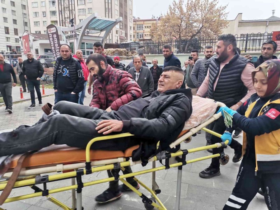 Alacak Verecek Meselesi Kanlı Bitti: 2 Yaralı