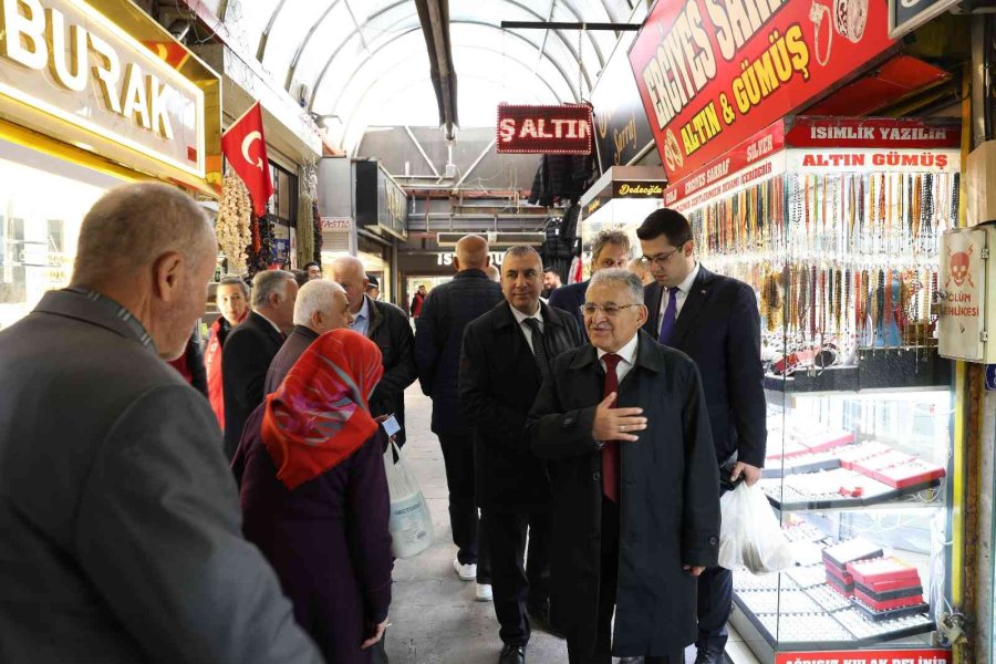 Başkan Büyükkılıç, Kazancılar Çarşısı’nda Esnafları Gezdi
