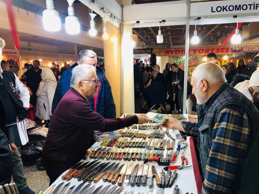 Başkan Büyükkılıç’tan Yöresel Ürünler Fuarı Ziyareti