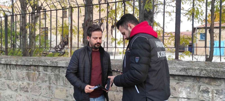 Narkotik Polisi Öğrencilerin Zehirlenmesine İzin Vermiyor