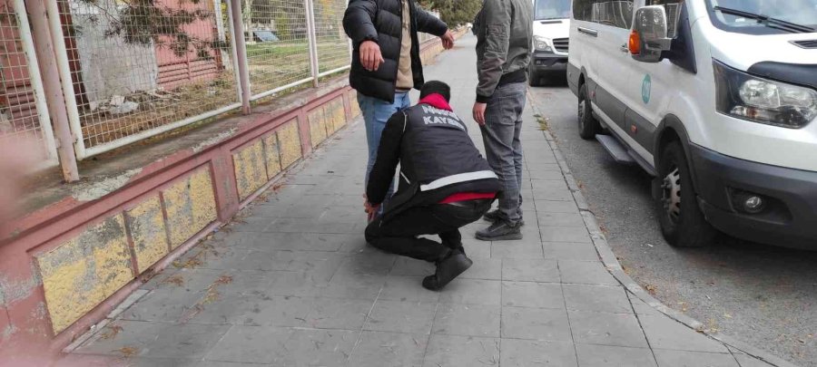 Narkotik Polisi Öğrencilerin Zehirlenmesine İzin Vermiyor