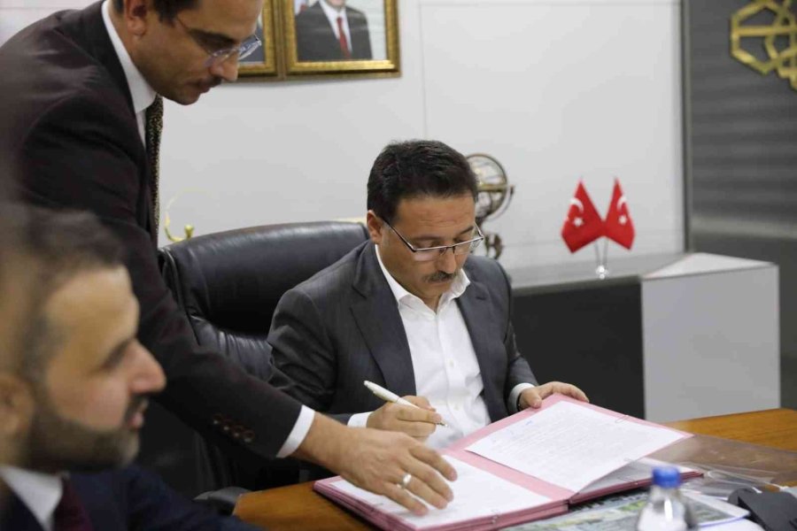 Talas’a Aile Sağlığı Merkezi Ve 112 İstasyonu İçin İmzalar Atıldı