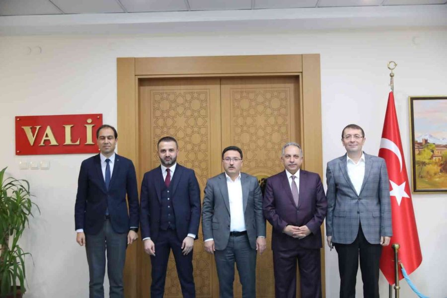 Talas’a Aile Sağlığı Merkezi Ve 112 İstasyonu İçin İmzalar Atıldı