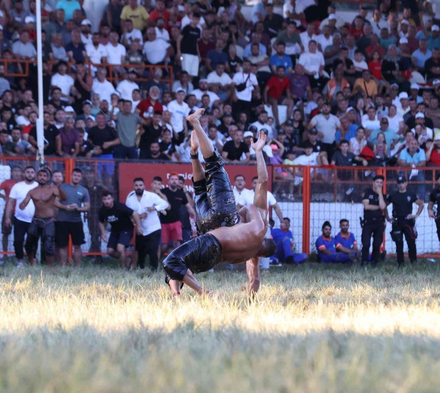 Antalya Büyükşehir Güreşçileri Sezona Damga Vurdu